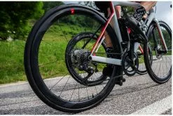 RUEDAS FULCRUM WIND 40 DB AÑO 2022 12 RUEDAS FULCRUM WIND 40 DB AÑO 2022 -Bicicletas Ventas 2020 wind 40 db slide 1